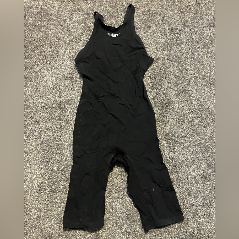 Arena Kneeskin 28